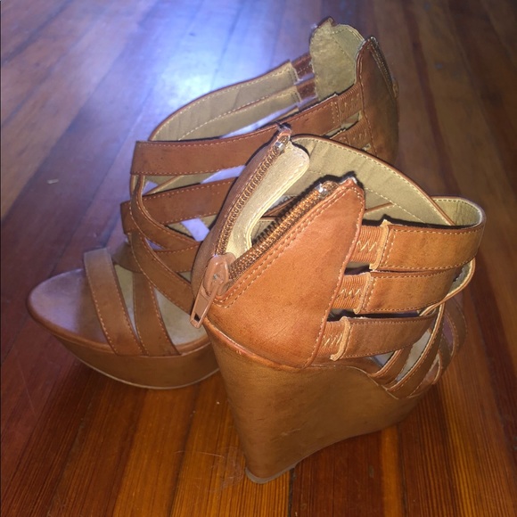 Steve Madden Wedges - Picture 2 of 2
